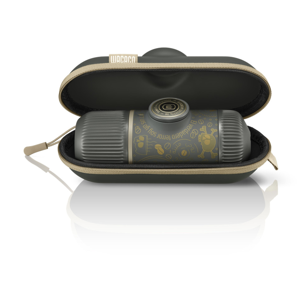 Портативная эспрессо-кофеварка Wacaco Nanopresso темно-серая с чехлом, механическая, для молотого кофе