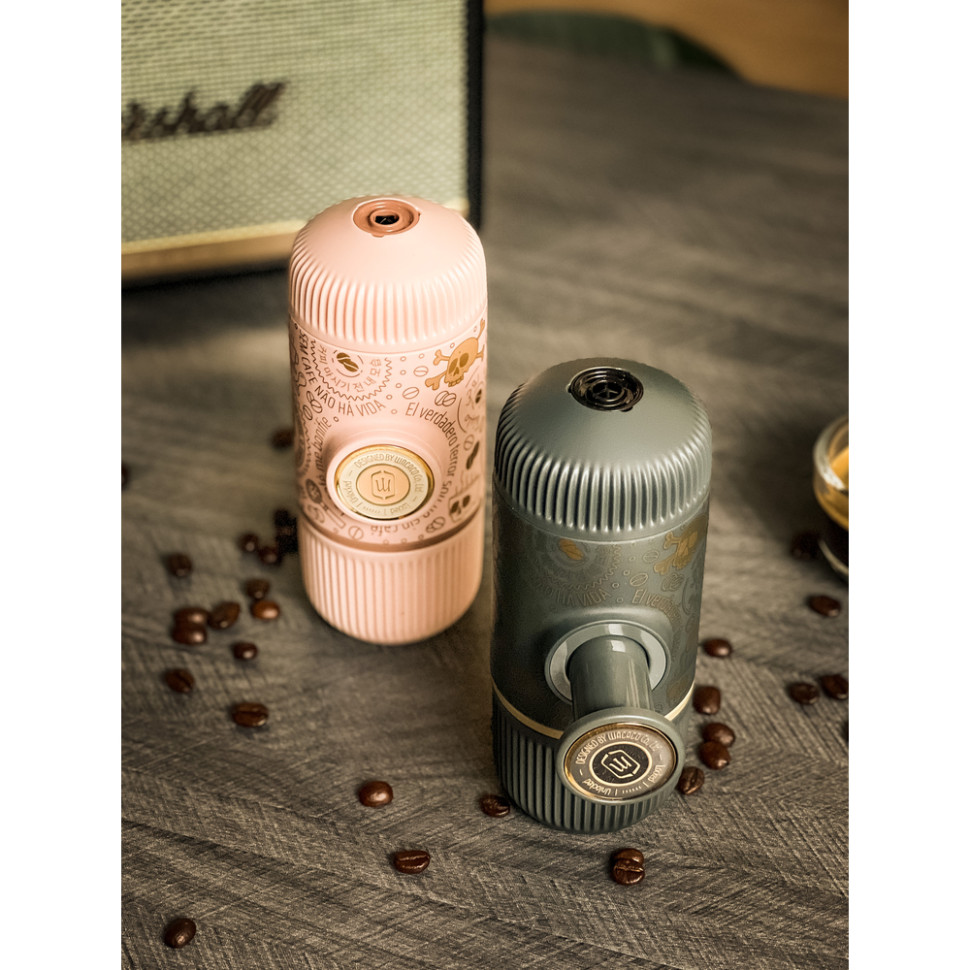 Портативная эспрессо-кофеварка Wacaco Nanopresso темно-серая с чехлом, механическая, для молотого кофе