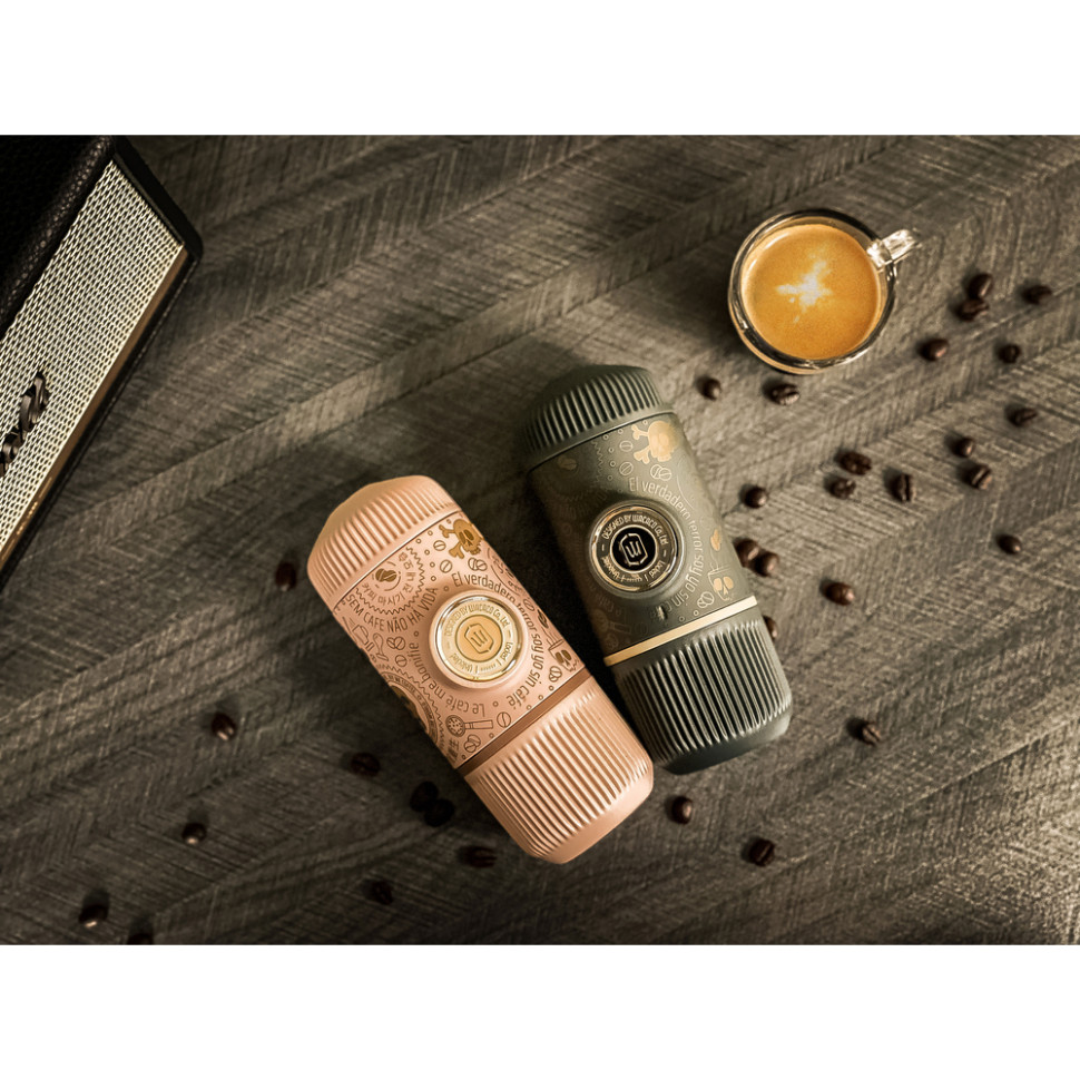 Портативная эспрессо-кофеварка Wacaco Nanopresso темно-серая с чехлом, механическая, для молотого кофе